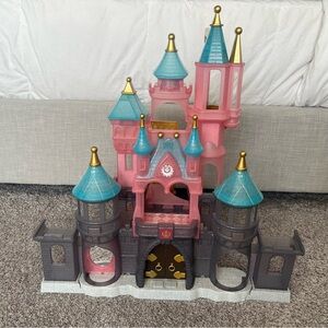 Disney Parks Princess Castle Play Set Doll House Cinderella Lights and Music